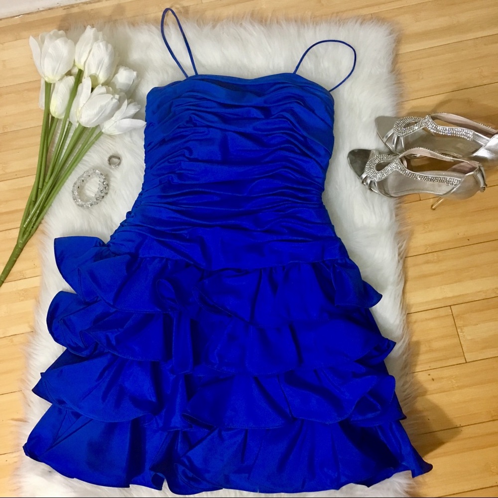 Royal Blue Ruffled Prom Dresd